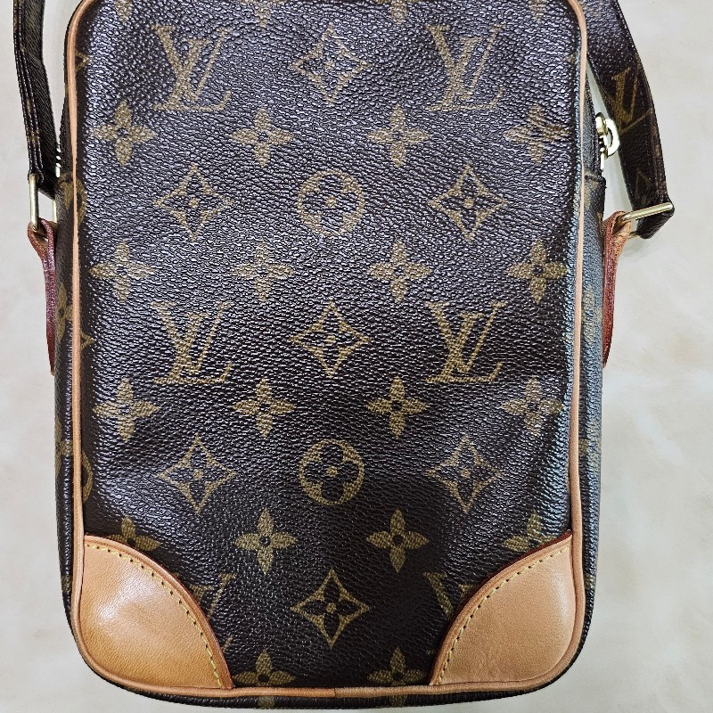 LV 斜背包 相機包 經典老花款-12