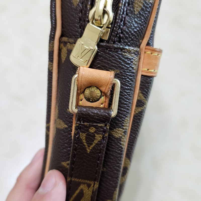 LV 斜背包 相機包 經典老花款-18