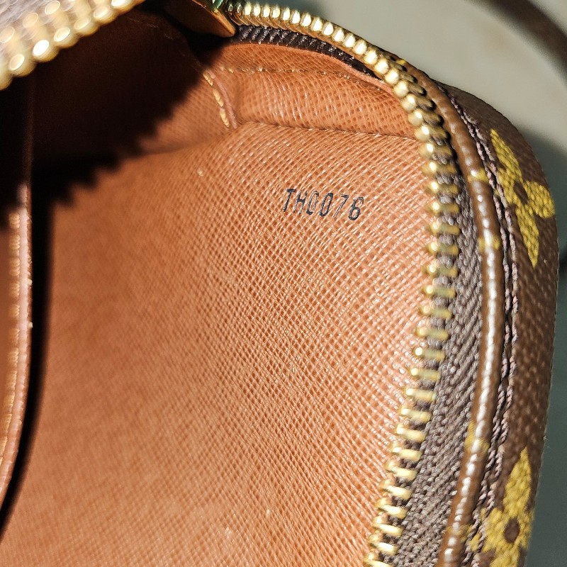 LV 斜背包 相機包 經典老花款-7