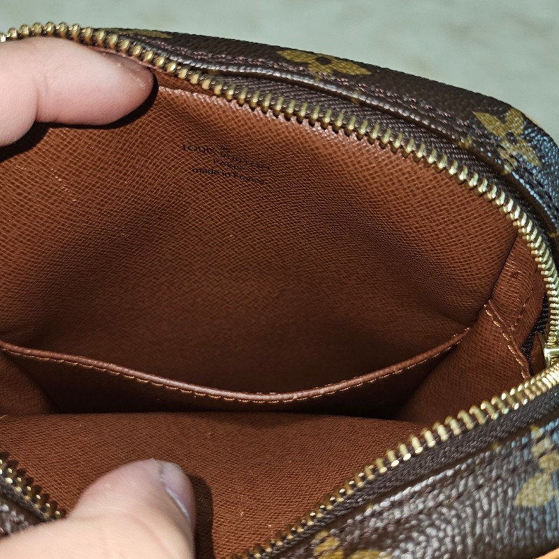 LV 斜背包 相機包 經典老花款-8