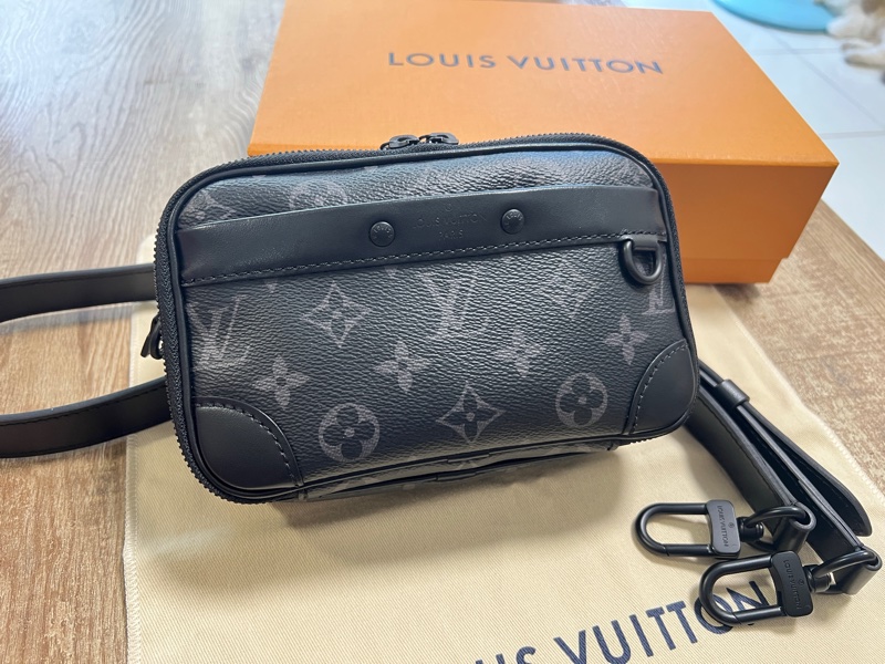 LV Alpha 相機包-0