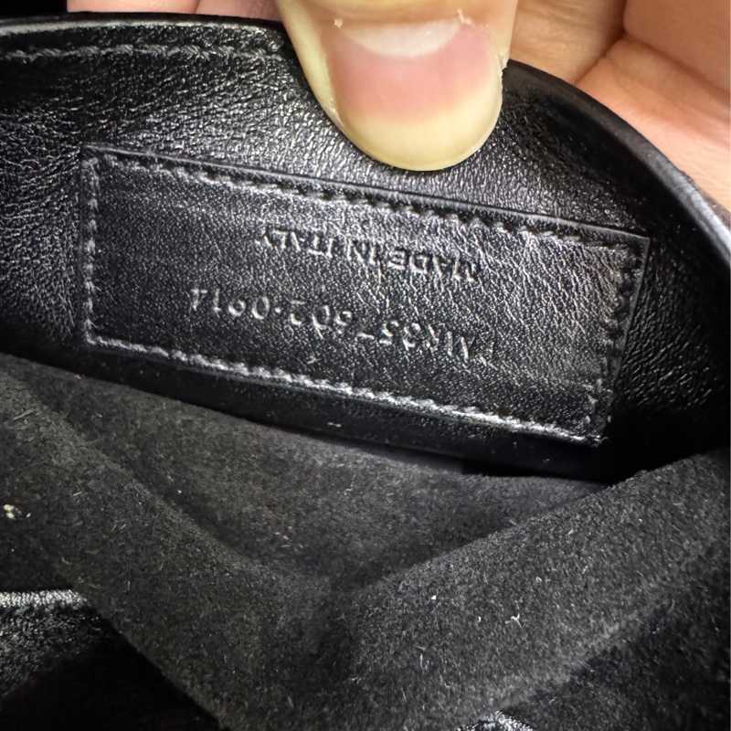 Saint Laurent Emmanuelle bucket bag in black leather-9