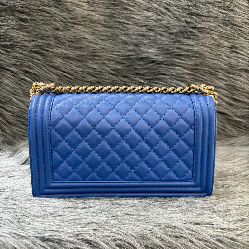 CHANEL A67086 COCO BOY 25 閃電藍羊皮 菱格 淡金釦 斜背包肩背包男孩包口蓋包-4