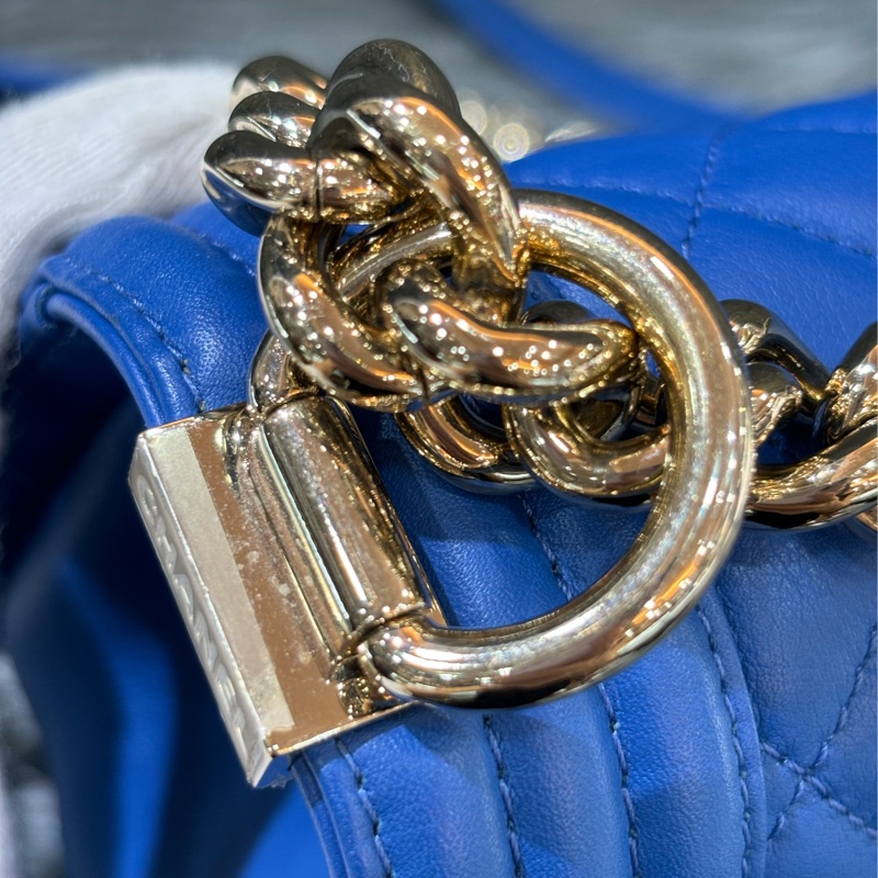 CHANEL A67086 COCO BOY 25 閃電藍羊皮 菱格 淡金釦 斜背包肩背包男孩包口蓋包-8