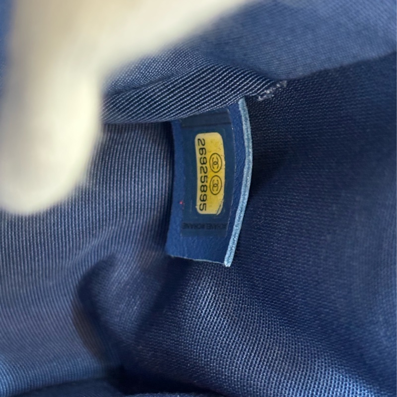 CHANEL A67086 COCO BOY 25 閃電藍羊皮 菱格 淡金釦 斜背包肩背包男孩包口蓋包-27