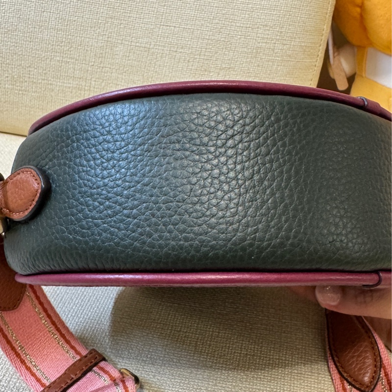 coach側背圓餅包-8