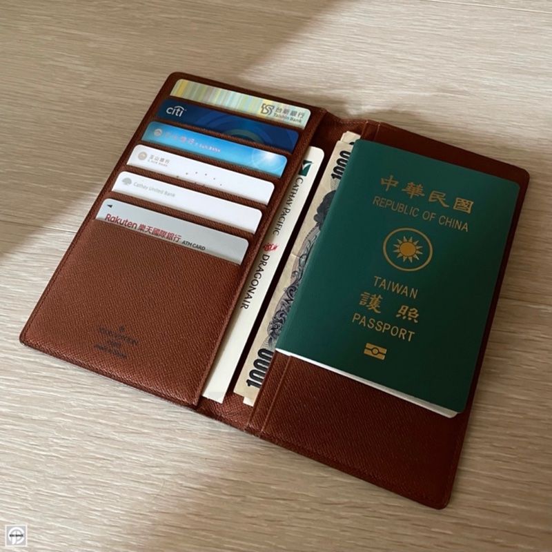 LV Louis Vuitton Monogram 老花長夾/護照夾-3