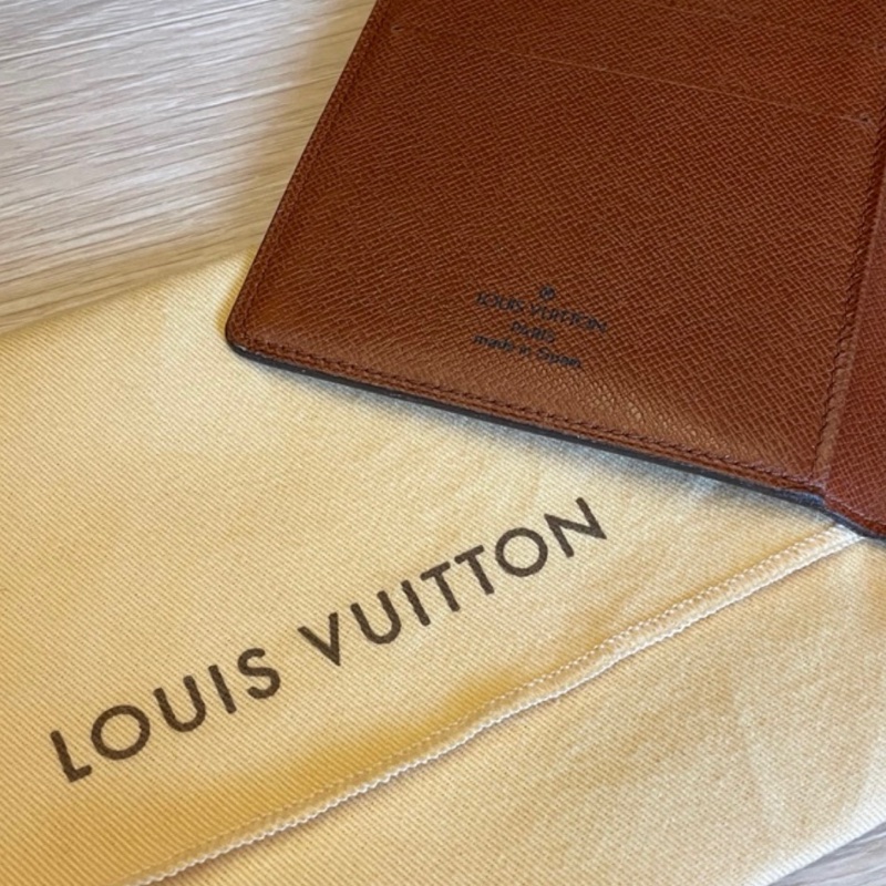 LV Louis Vuitton Monogram 老花長夾/護照夾-4
