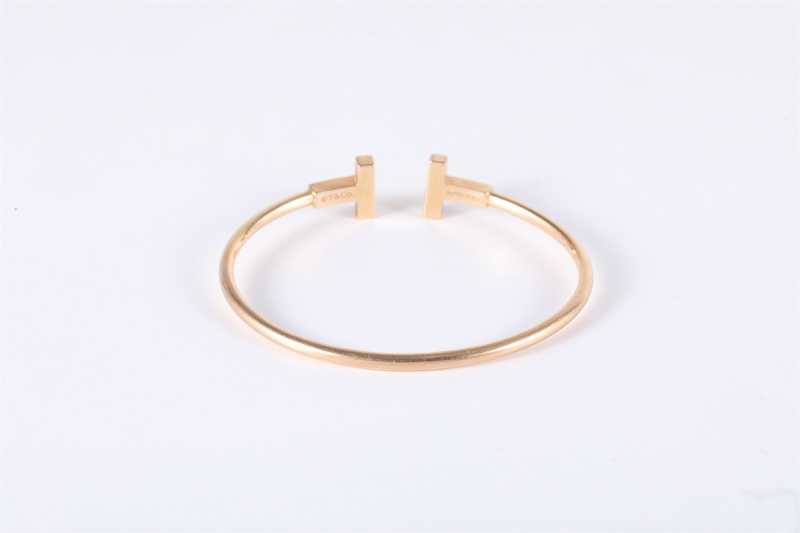 TIFFANY&CO(蒂芙尼) Tiffany T 線圈手鐲 中號 珍珠母貝 半鑽 鑽石/18K玫瑰金/白貝母 14號-2