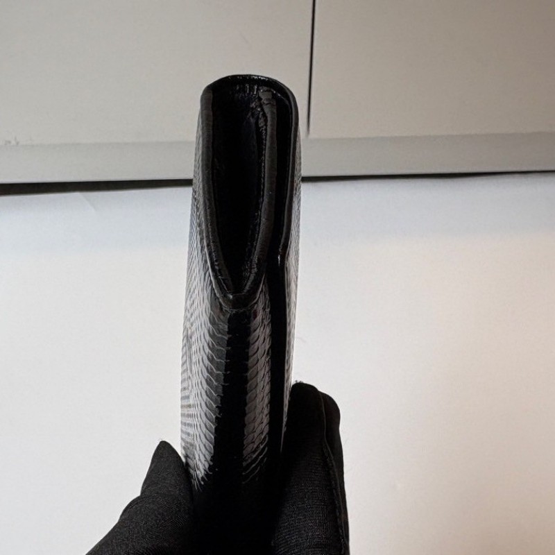 Cartier 黑色漆皮下蓋長夾-9