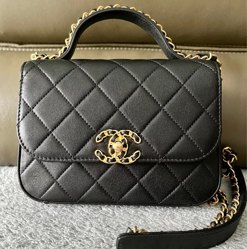 🈶購證 #全新閒置 #櫃上售價23萬 香奈兒黑金19bag郵差包-2