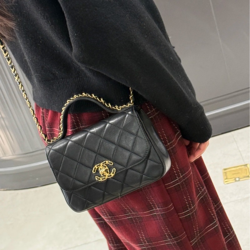 🈶購證 #全新閒置 #櫃上售價23萬 香奈兒黑金19bag郵差包-3