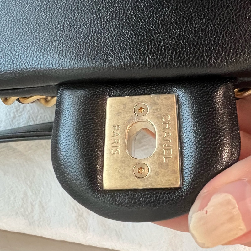 ෆ Chanel 滾邊穿皮鍊黑金cf 🖤24B-20