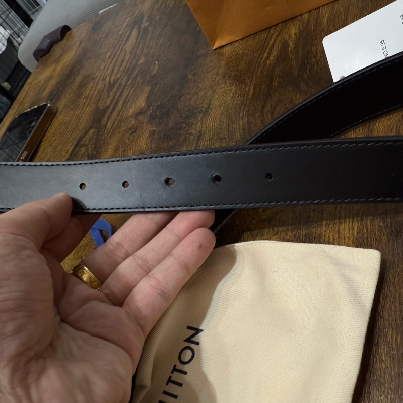 (已絕版)LV男生皮帶 M4049T Monogram 專櫃購入 新款 圖案塗層帆布雙面皮革皮 帶仿舊銀色LV Dimension搭扣新款(9成新 只用兩次)-18