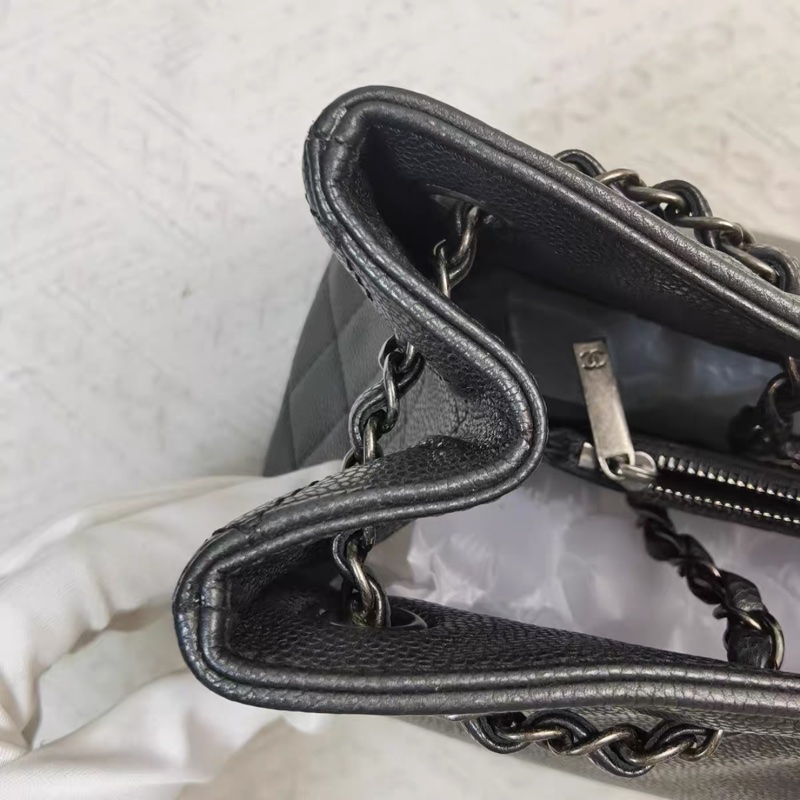 🉑肩背 #9新閒置 #櫃上售18萬 香奈兒黑銀荔枝牛皮公文托特包-17