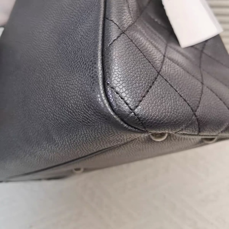 🉑肩背 #9新閒置 #櫃上售18萬 香奈兒黑銀荔枝牛皮公文托特包-18