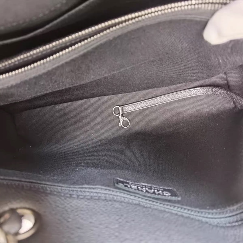 🉑肩背 #9新閒置 #櫃上售18萬 香奈兒黑銀荔枝牛皮公文托特包-26