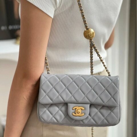 Chanel 21B 灰色羊皮金球cf大mini 21年 芯片款20*13*99新配件塵袋