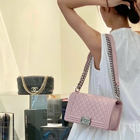 ✨CHANEL 櫻花粉金扣2.55小號肩背斜背鍊條包24*16*7.5 98新配件塵袋購證