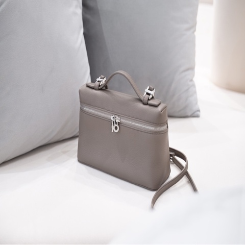 Loro Piana Extra Pocket L19飯盒袋 大象灰 (一代扣)