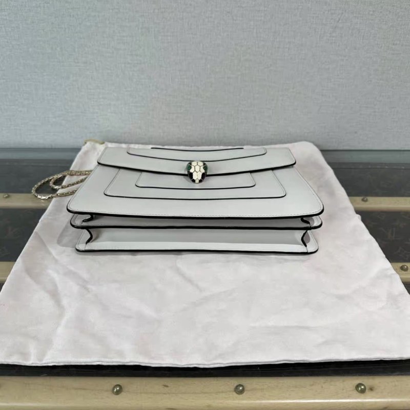 BVLGARI 奶昔白中號蛇頭鏈條包27*18*5 98新配件塵袋盒子-3