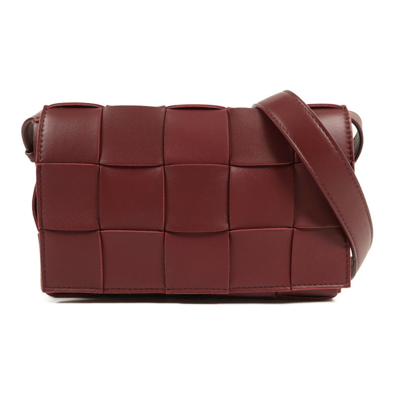 BOTTEGA VENETA 羊皮皮革Cassette Medium肩背袋-0