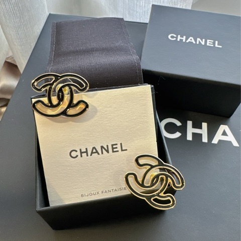 CHANEL 耳環 黑金漫畫 立體鏤空 🖤香奈兒耳針 超便宜出清