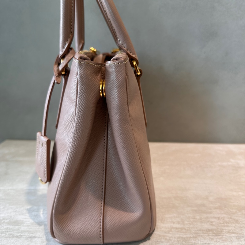 Prada Galleria Saffiano 雙拉鏈 小號 粉膚色 送Prada 紫色長夾-4