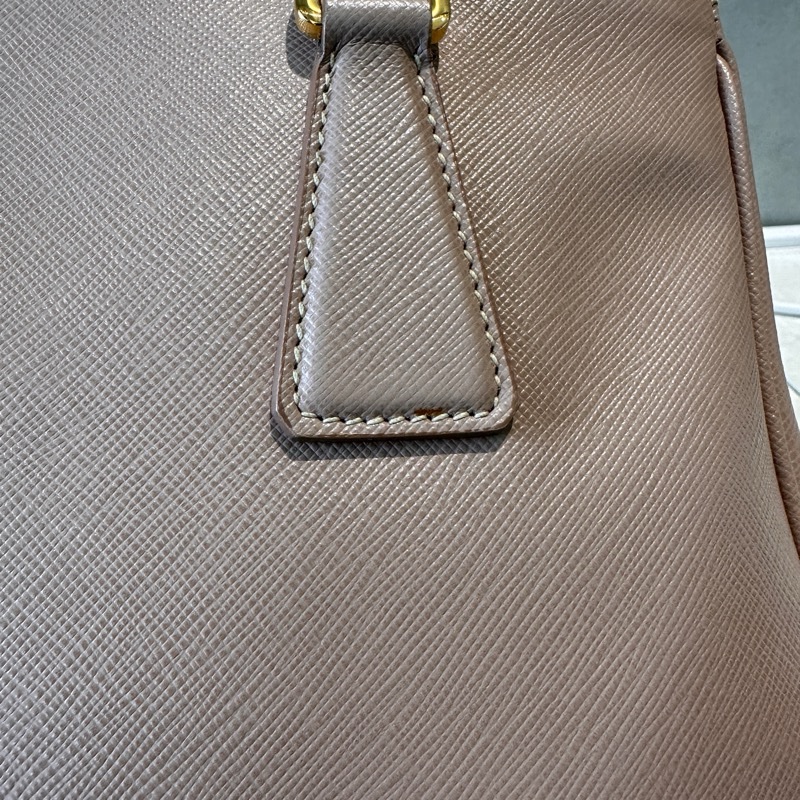 Prada Galleria Saffiano 雙拉鏈 小號 粉膚色 送Prada 紫色長夾-16