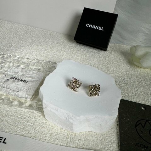 全新 現貨CHANEL耳針