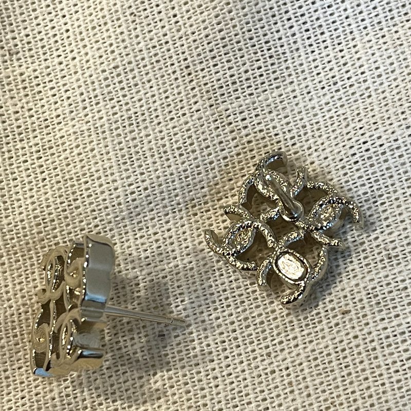 全新 現貨CHANEL耳針-3