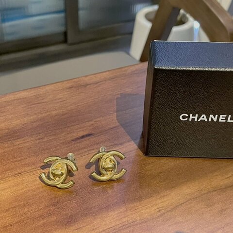 Chanel vintage復古金色 書包釦 夾式耳環