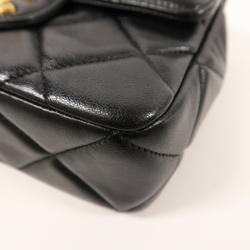 CHANEL 羊皮皮革Medallion Flap金扣鏈帶肩背袋-10
