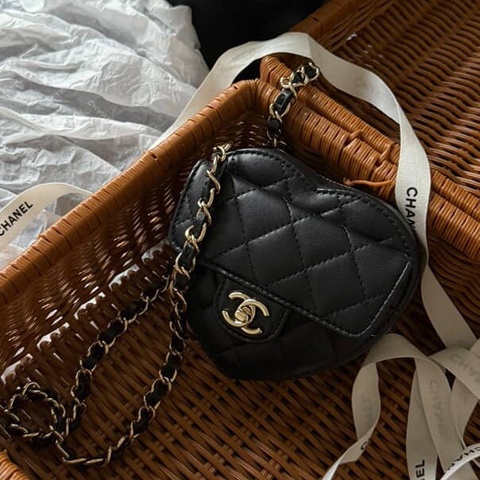 Chanel 愛心腰包22s （✨超可愛！😻）、保卡32開