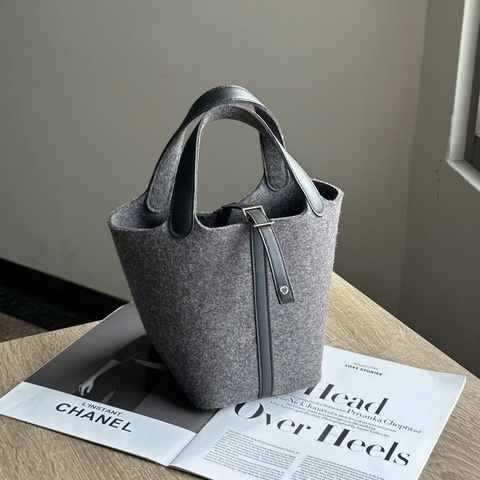 ‎˗ˏˋ 專屬冬天的浪漫 º· 𓈒꙳ ‎˖ Hermès 全新未使用 Picotin18 Chamonix皮 灰色毛氈 菜籃子