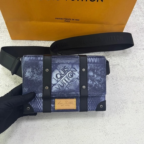 LOUIS VUITTON Trunk 腰包斜挎包 男款 牛仔藍