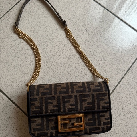 Fendi mini baguette