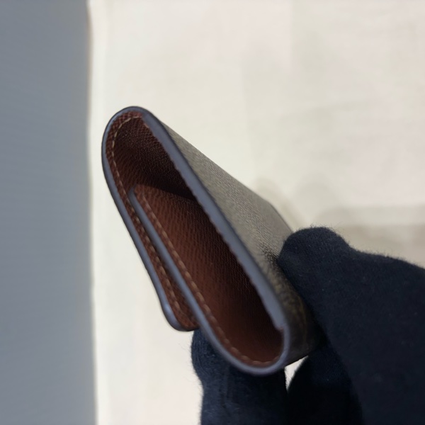 Lv 老花基本款 6孔鎖包-7