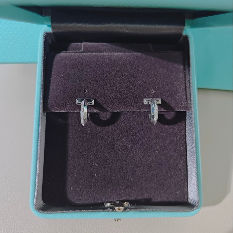 Tiffany蒂芙尼 T系列 18K白金镶钻T1圈形耳环-1