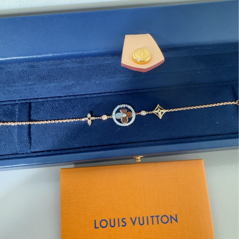 LV路易威登 Idylie blosso 花卉手链-1