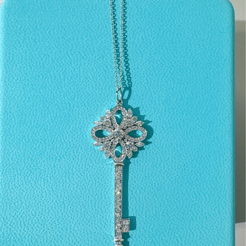 Tiffany蒂芙尼 keys系列 Victoria维多利亚 铂金满钻钥匙项链-3