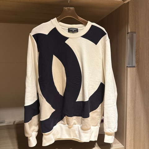 Chanel sweater 薄長袖