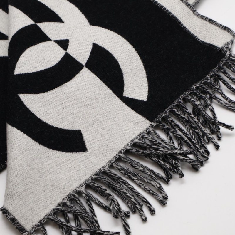 CHANEL 24K黑白拚色圍巾-2