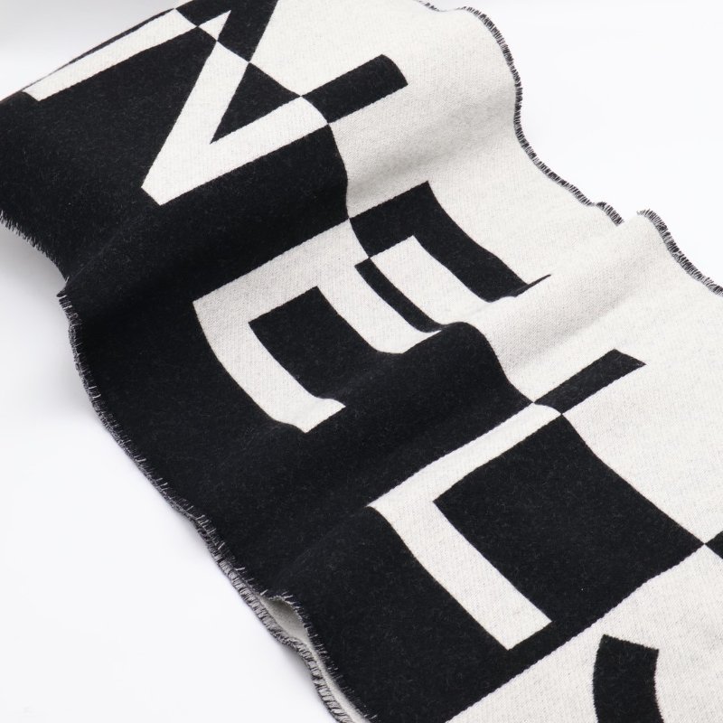 CHANEL 24K黑白拚色圍巾-7