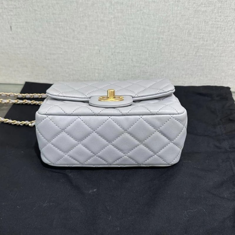 CHANEL 灰金金球方胖子肩背斜背包 18*12*7 全新配件盒子塵袋-3