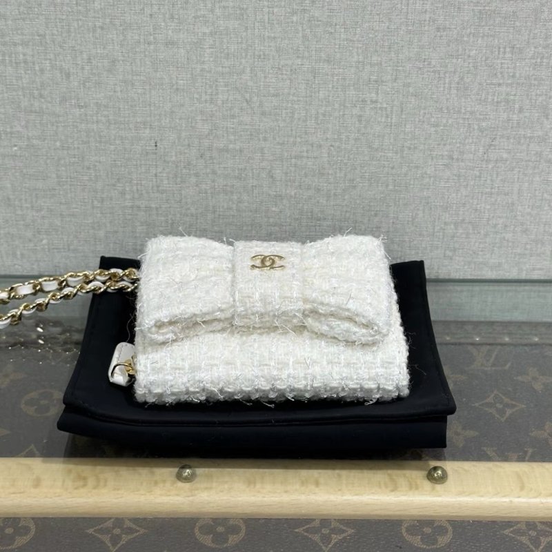 CHANEL vic禮物白金毛呢蝴蝶結肩背斜背包11*8*3 全新配件塵袋盒子-3