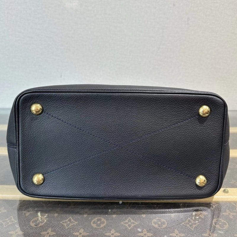 LV 黑金老花壓紋牛皮肩背托特包 27*32*14 98新 配件購證-3