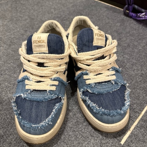 Fendi 牛仔布球鞋