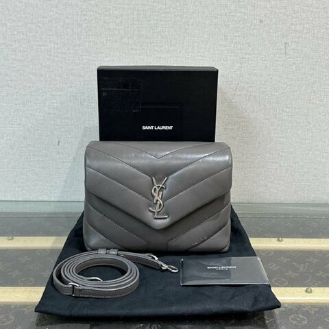 YSL 銀扣Lou Lou方胖子肩背斜背包18*14*6 99新 配件盒子塵袋