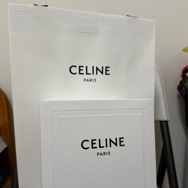 (全新)Celine Teen Triomphe Canvas 經典老花帆布金扣背肩包-6